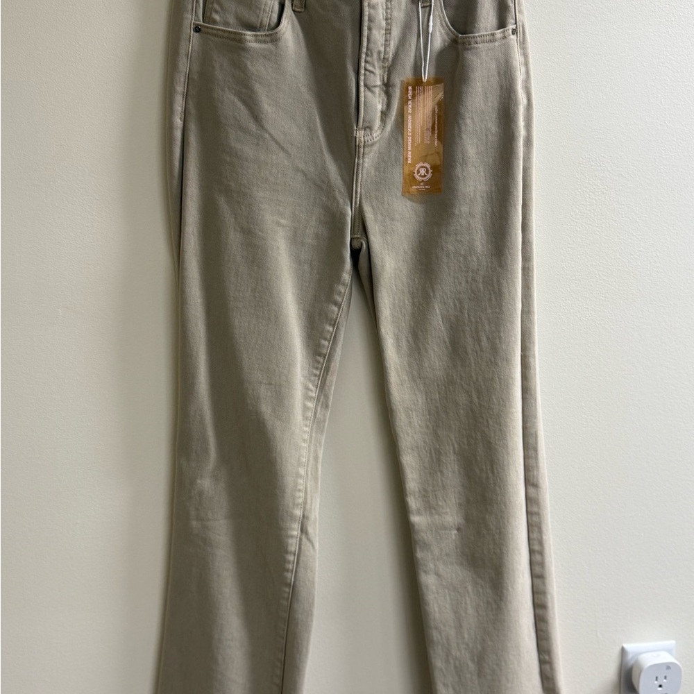 Risen Jeans / Beige Straight-Leg Jeans